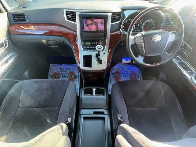 TOYOTA VELLFIRE 2009