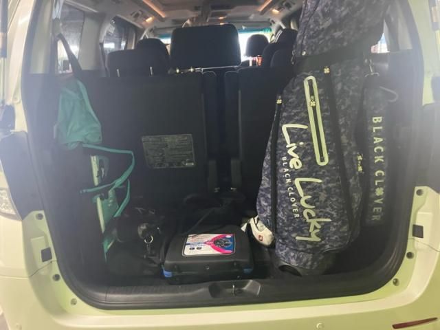 TOYOTA VELLFIRE 2011