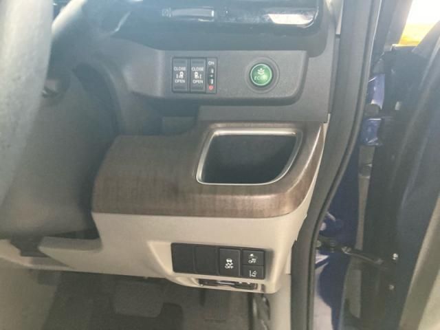 HONDA STEPWAGON 2017