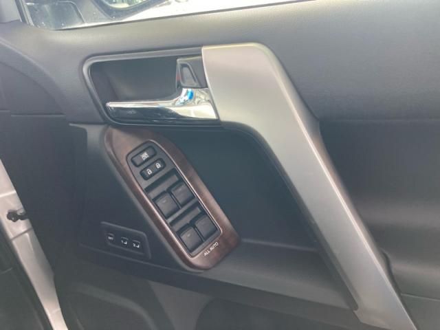 TOYOTA LANDCRUISER PRADO 2016