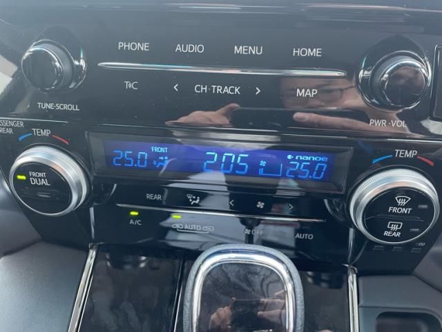 TOYOTA VELLFIRE 2021