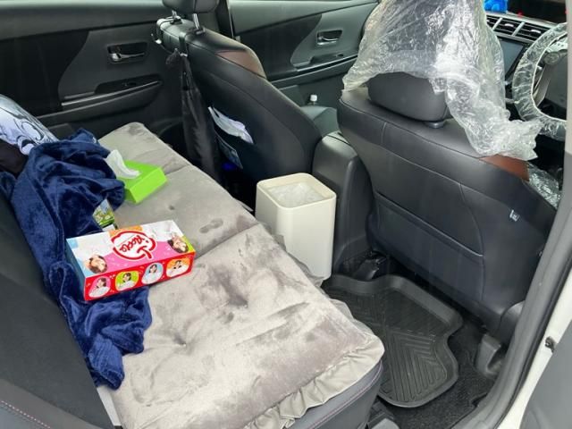 TOYOTA PRIUS Alpha 2014