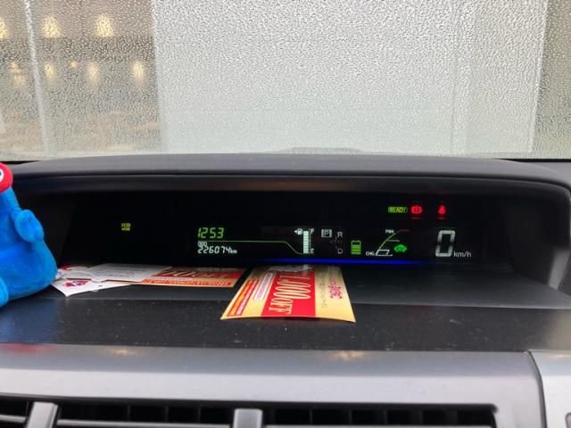 TOYOTA PRIUS Alpha 2014