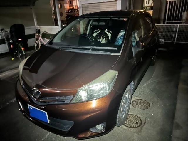 TOYOTA VITZ 2013
