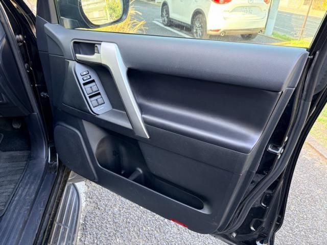 TOYOTA LANDCRUISER PRADO 2023