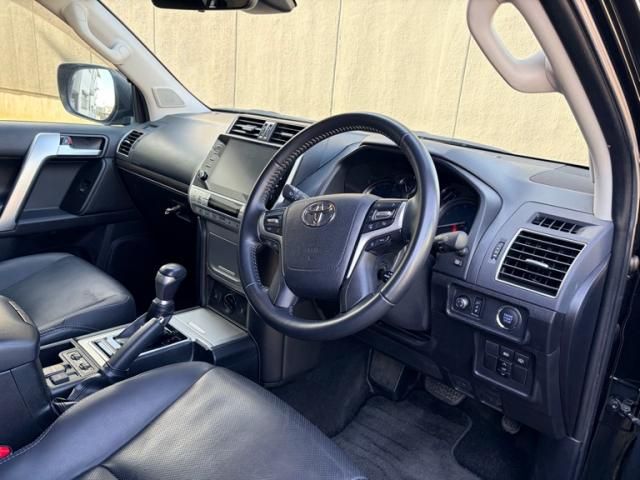 TOYOTA LANDCRUISER PRADO 2023