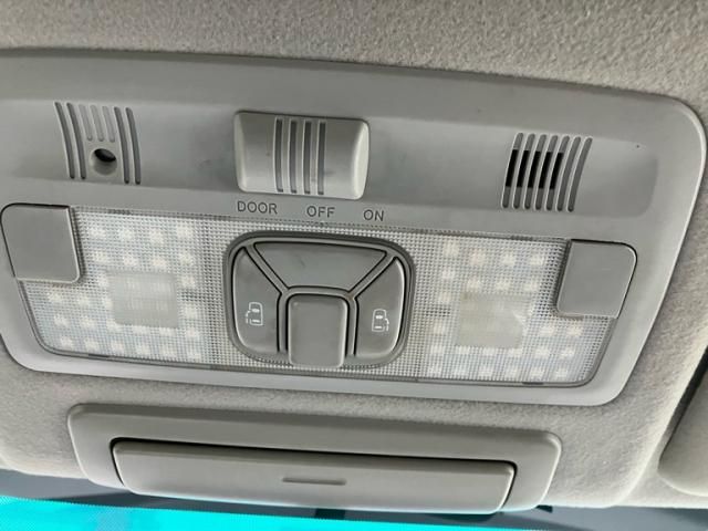 TOYOTA ESTIMA  4WD 2010