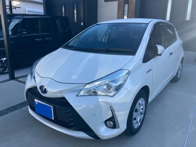 TOYOTA VITZ HYBRID 2019