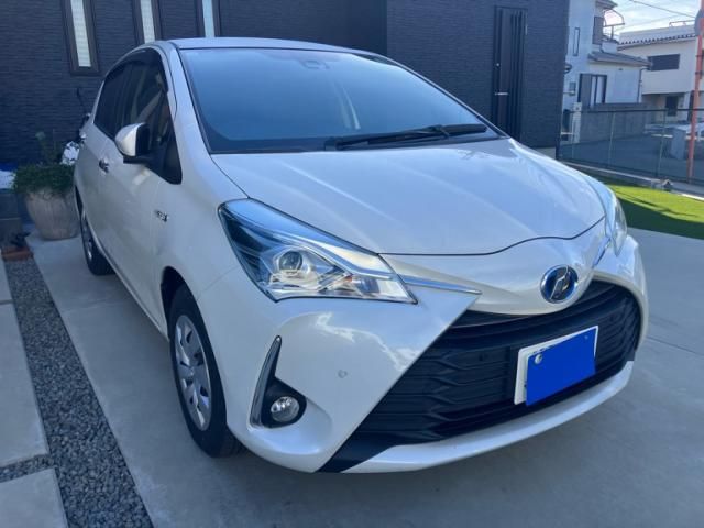 TOYOTA VITZ HYBRID 2019
