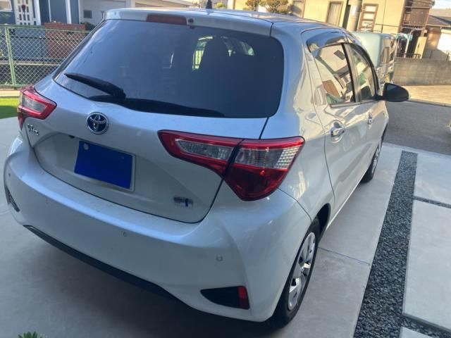 TOYOTA VITZ HYBRID 2019