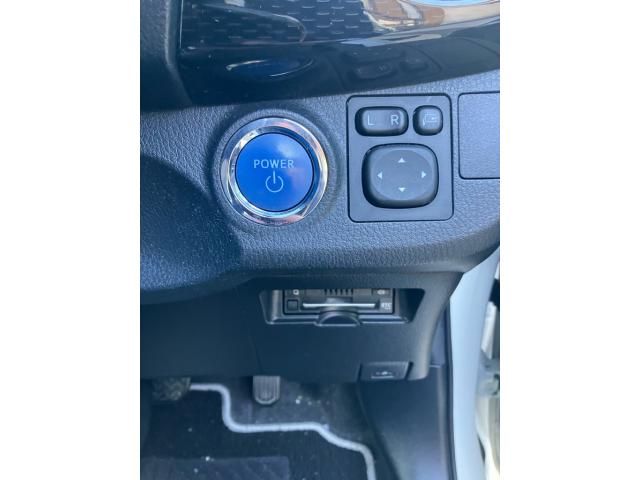 TOYOTA VITZ HYBRID 2019