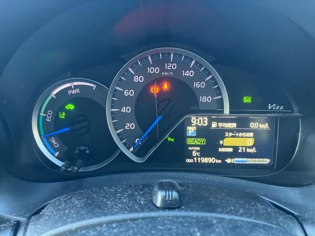 TOYOTA VITZ HYBRID 2019