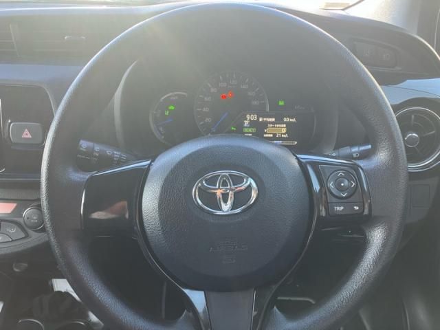 TOYOTA VITZ HYBRID 2019