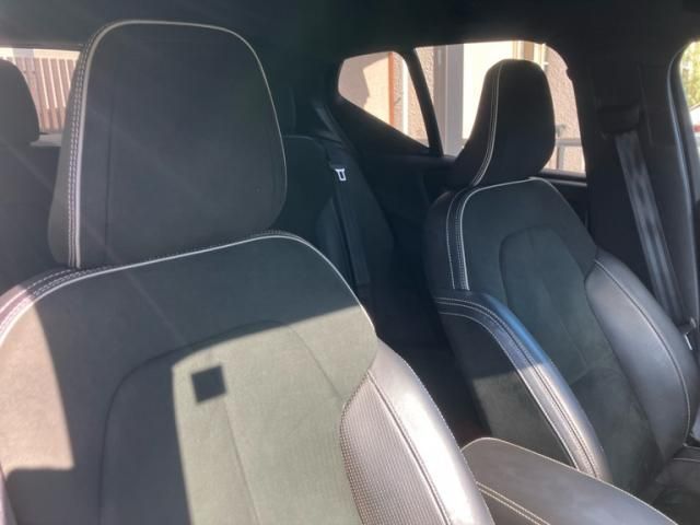 VOLVO VOLVO XC40 2019