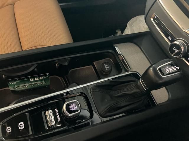 VOLVO VOLVO XC60 2020