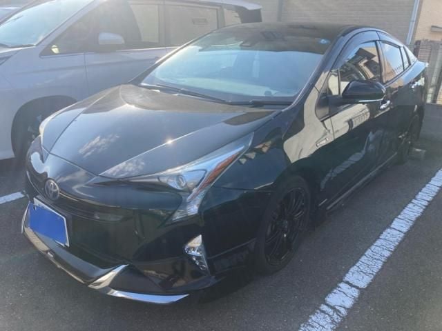 TOYOTA PRIUS 2017
