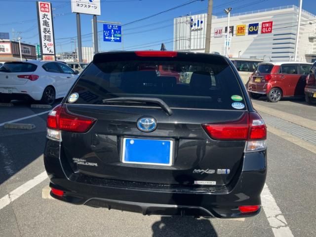 TOYOTA COROLLA FIELDER HYBRID 2018