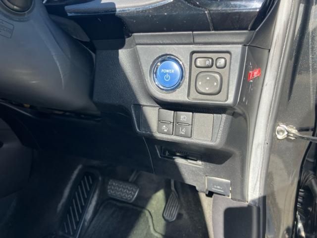 TOYOTA COROLLA FIELDER HYBRID 2018