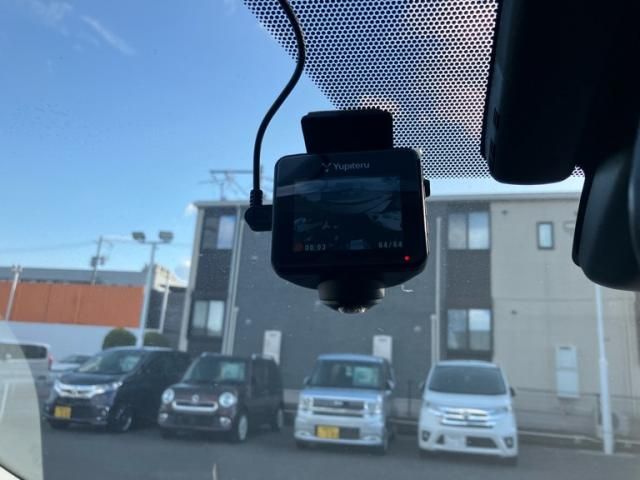 TOYOTA PRIUS PHV 2021