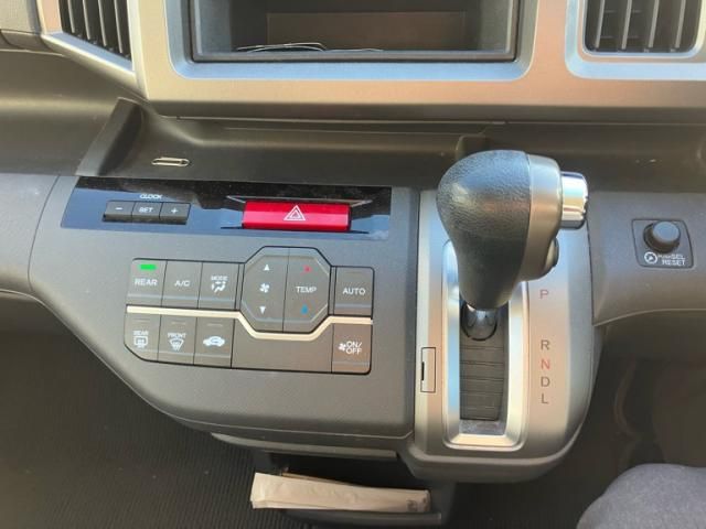 HONDA STEPWAGON 2013