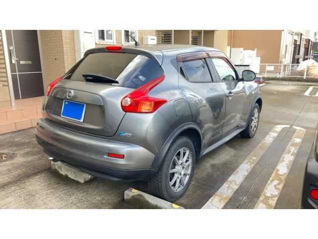 NISSAN JUKE 2010