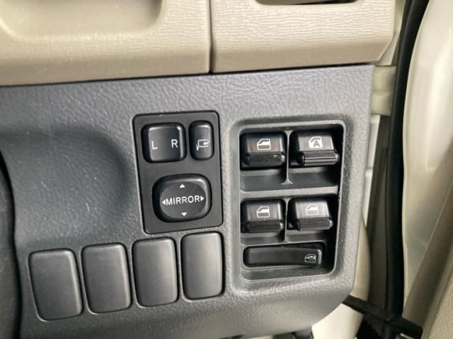 DAIHATSU TANTO 4WD 2005