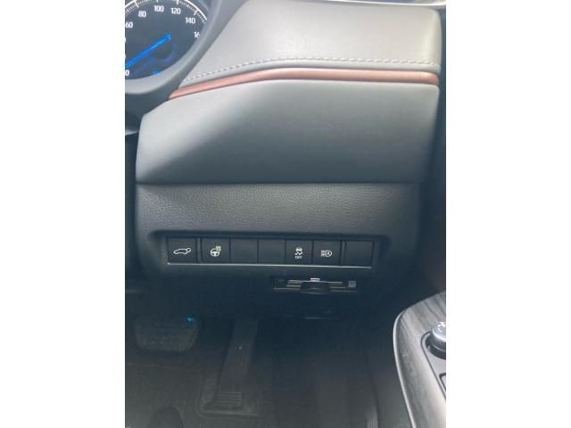 TOYOTA HARRIER HYBRID 2021