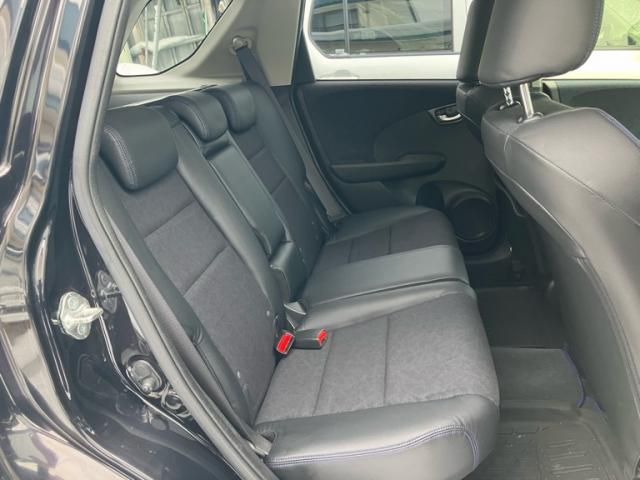 HONDA FIT SHUTTLE HYBRID 2014