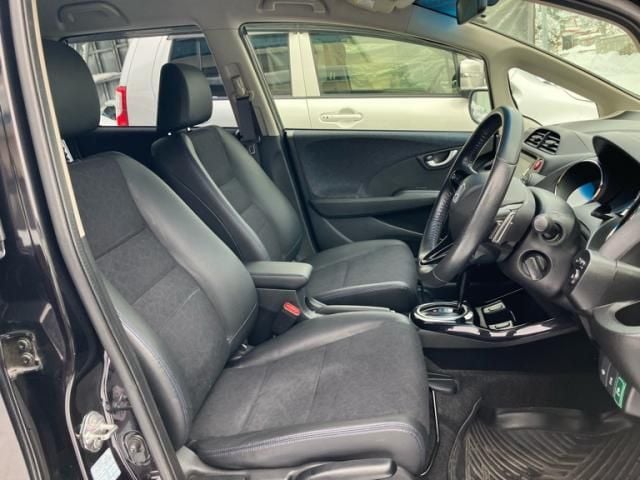 HONDA FIT SHUTTLE HYBRID 2014