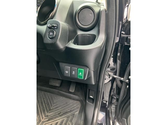 HONDA FIT SHUTTLE HYBRID 2014