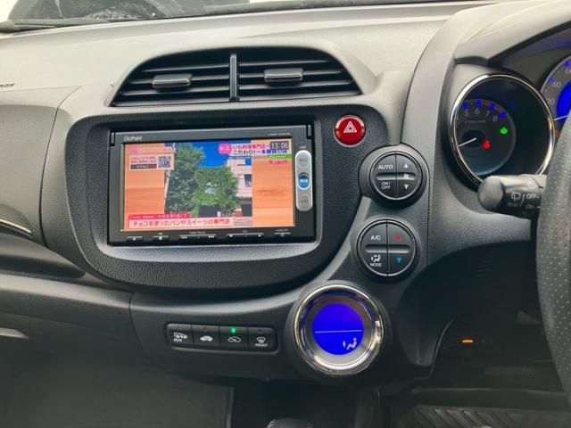 HONDA FIT SHUTTLE HYBRID 2014