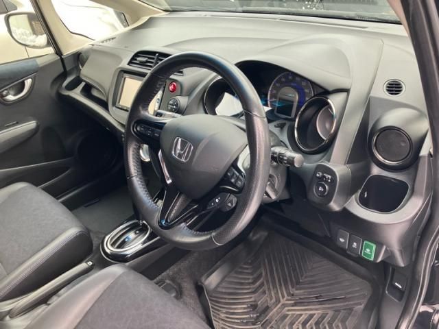 HONDA FIT SHUTTLE HYBRID 2014