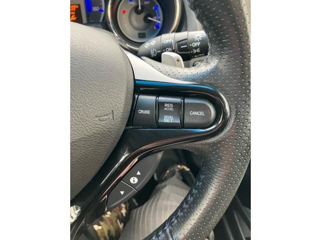 HONDA FIT SHUTTLE HYBRID 2014