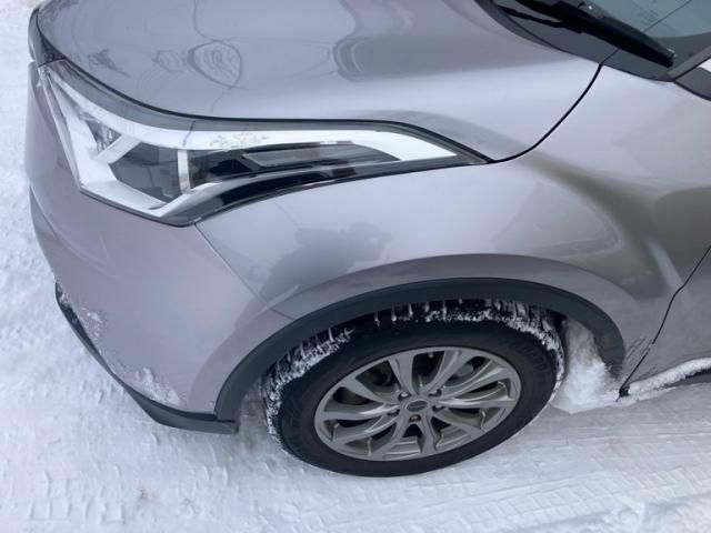 TOYOTA C-HR 4WD 2017