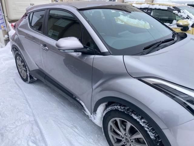 TOYOTA C-HR 4WD 2017