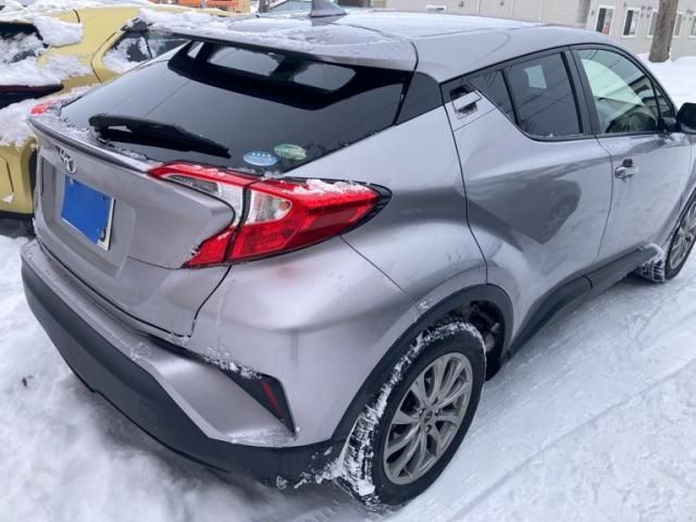 TOYOTA C-HR 4WD 2017