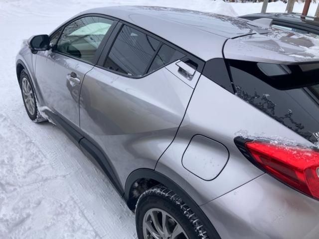 TOYOTA C-HR 4WD 2017