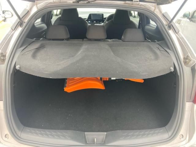 TOYOTA C-HR 4WD 2017