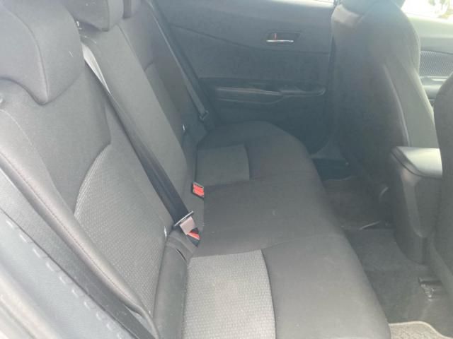 TOYOTA C-HR 4WD 2017