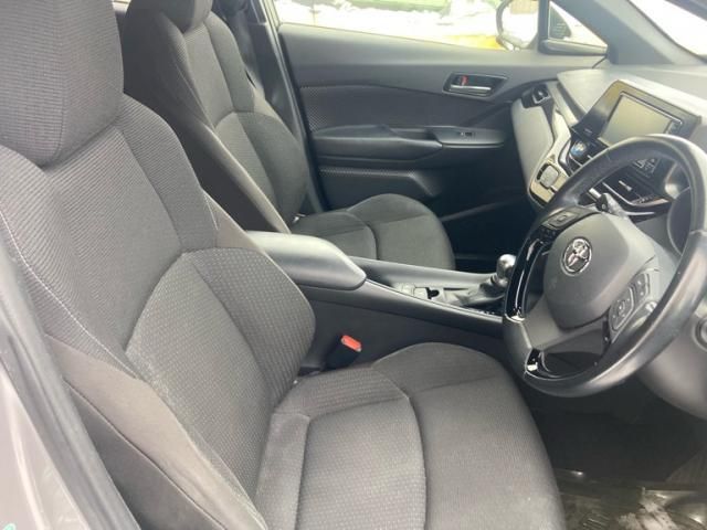 TOYOTA C-HR 4WD 2017