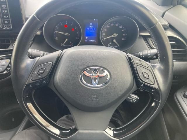 TOYOTA C-HR 4WD 2017