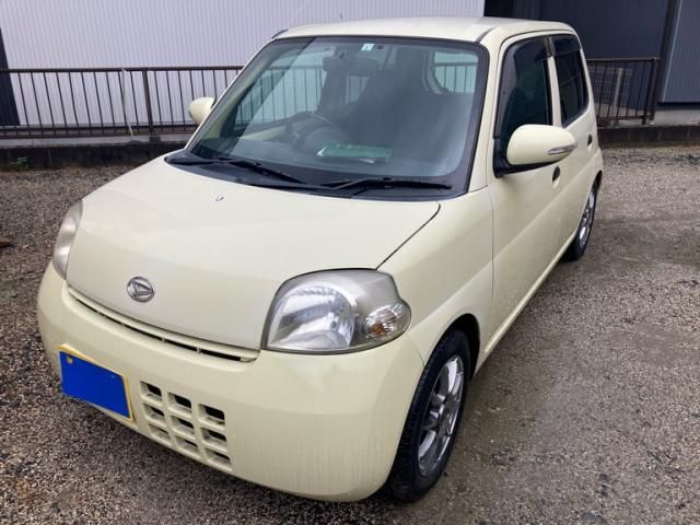 DAIHATSU ESSE 2011
