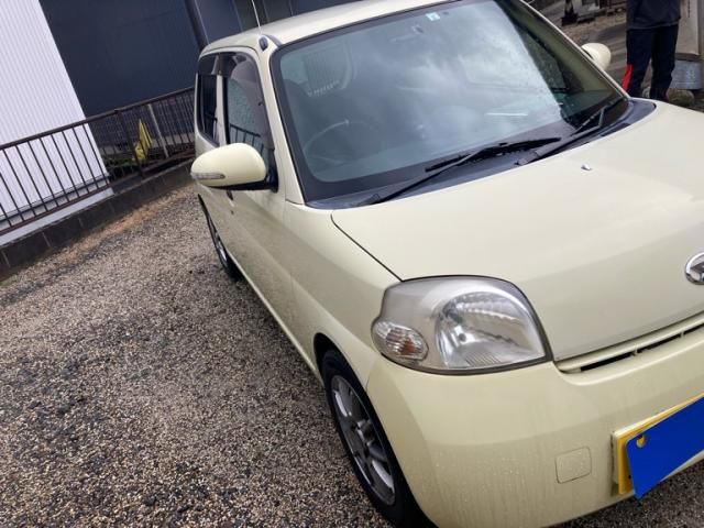 DAIHATSU ESSE 2011