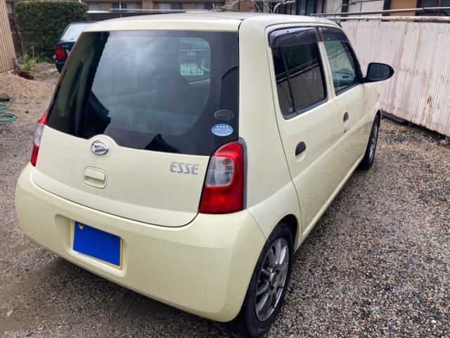 DAIHATSU ESSE 2011