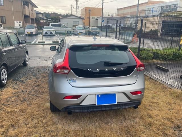 VOLVO VOLVO V40 2013