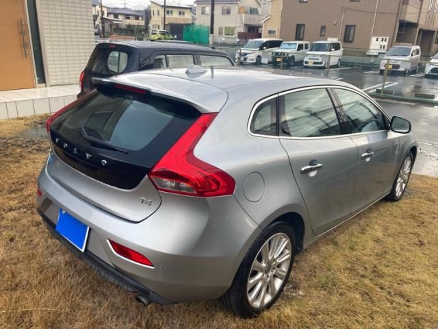 VOLVO VOLVO V40 2013