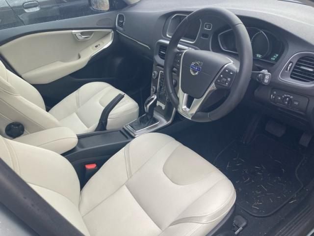 VOLVO VOLVO V40 2013