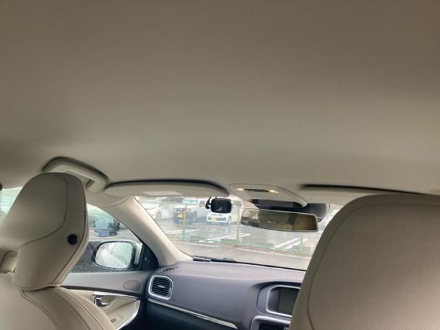 VOLVO VOLVO V40 2013