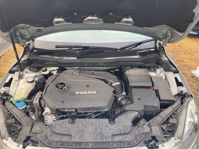 VOLVO VOLVO V40 2013