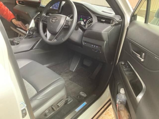 TOYOTA HARRIER 2WD 2022